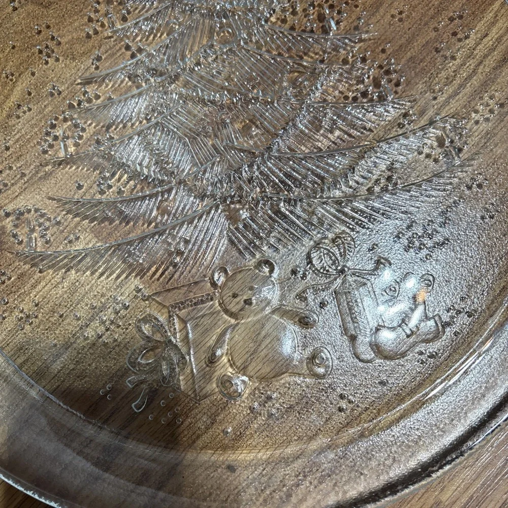 Vintage Clear Glass Christmas Tree‎ Serving Plate With Presents Detail